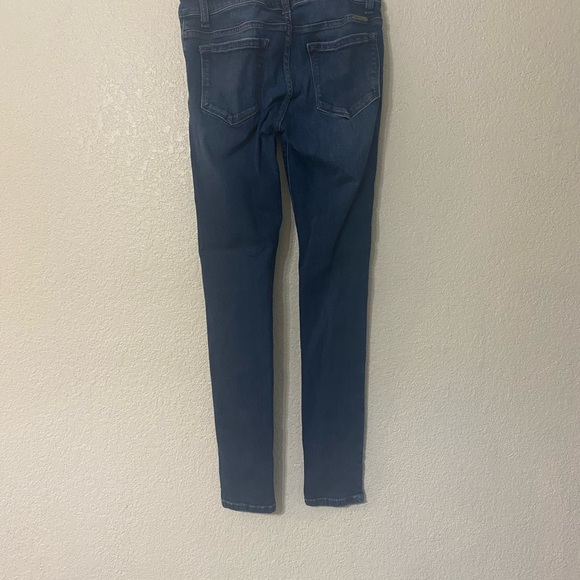 Size 26 Jeans with rips - Picture 4 of 4